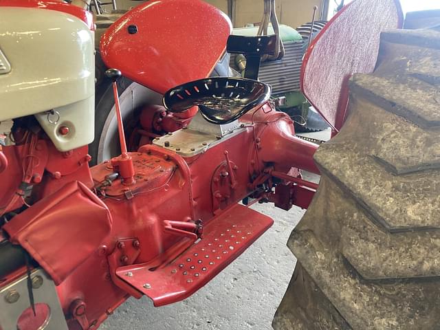 Image of Ford 951 equipment image 4