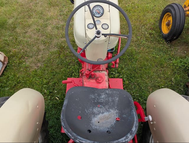 Image of Ford 960 equipment image 3