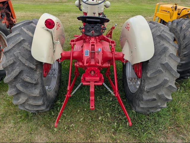 Image of Ford 960 equipment image 2