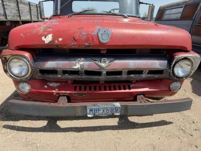 Image of Ford F-100 equipment image 2