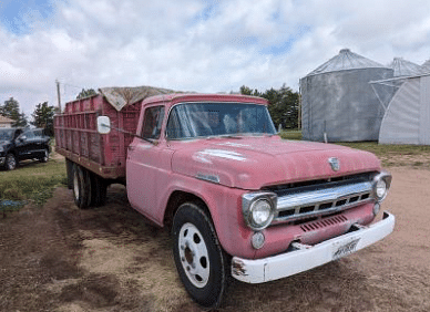 Image of Ford F600 Image 0