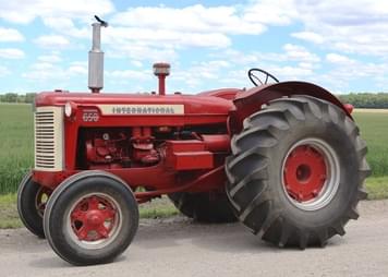 Main image International Harvester 650