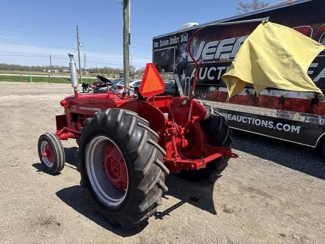 Image of International Harvester 300 equipment image 1
