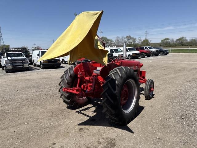 Image of International Harvester 300 equipment image 2