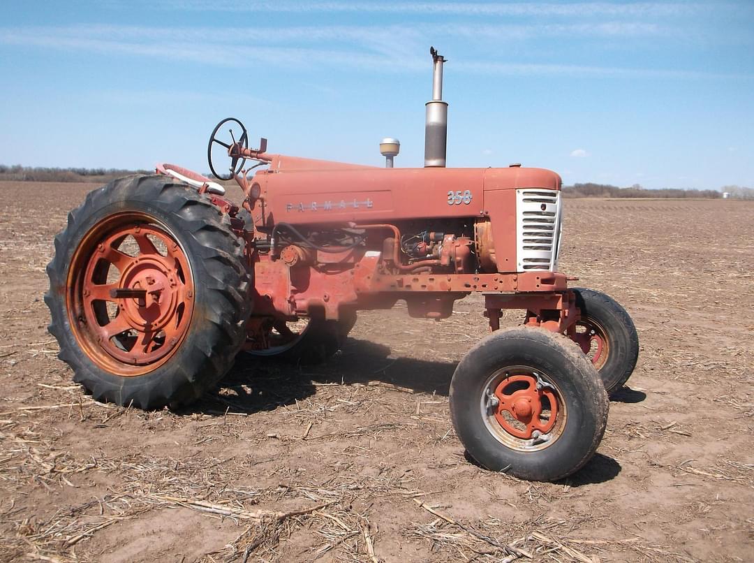 Image of Farmall 350 Primary image