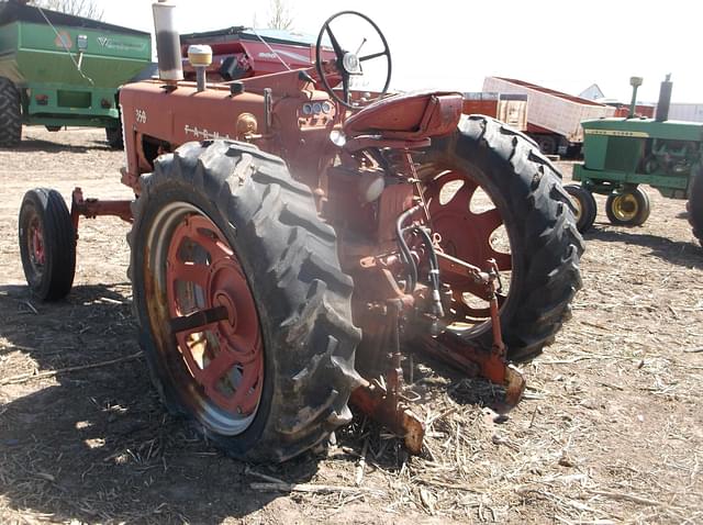 Image of Farmall 350 equipment image 3