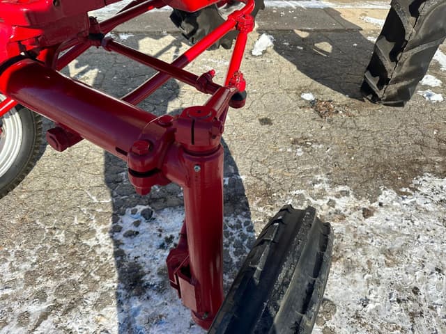 Image of International Harvester 350 equipment image 4