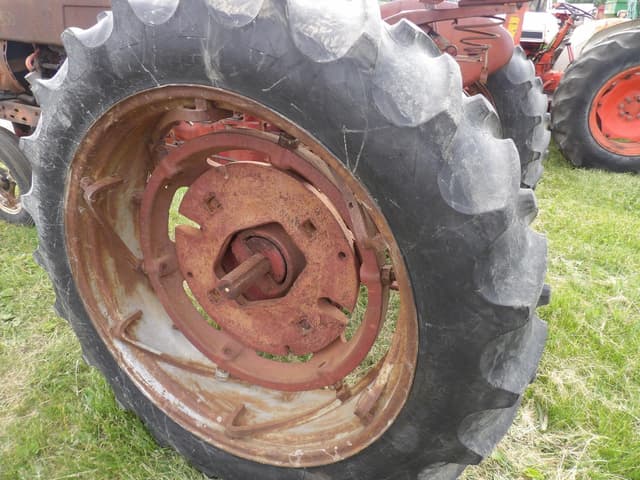 Image of International Harvester 350 equipment image 4