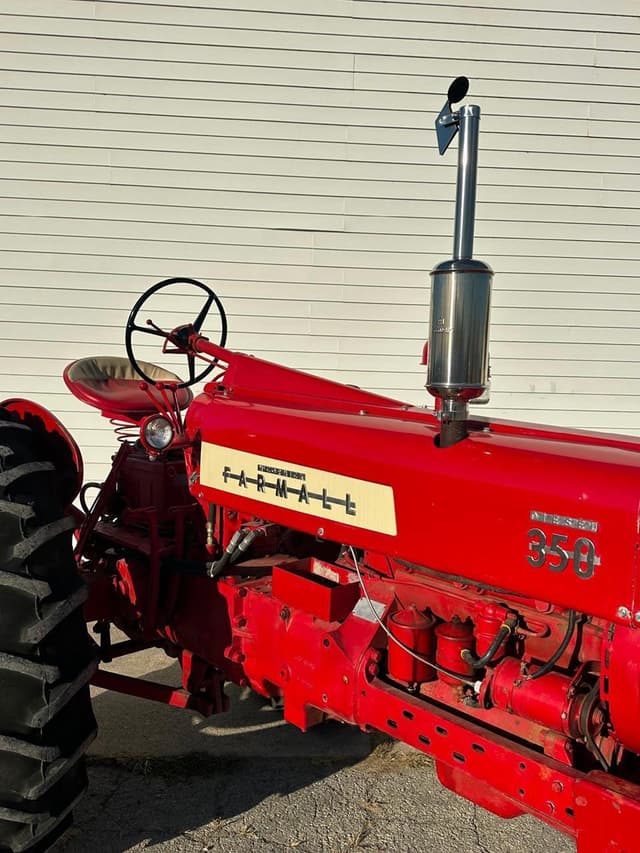 Image of International Harvester 350 equipment image 2