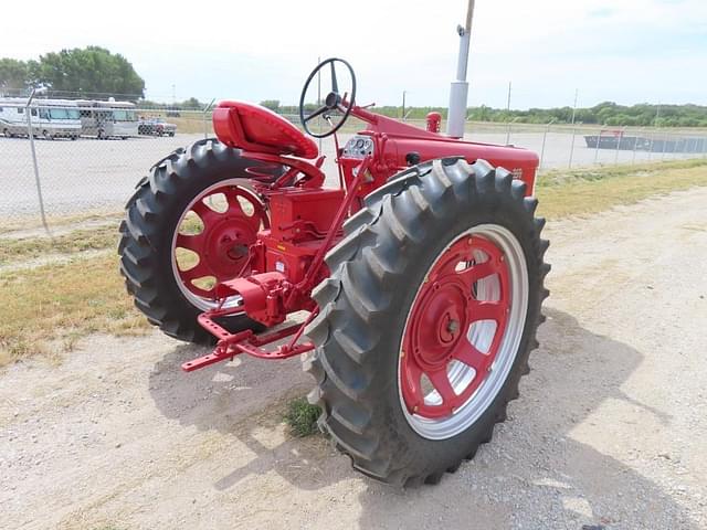 Image of Farmall 350 equipment image 4