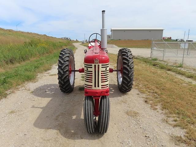 Image of Farmall 350 equipment image 2