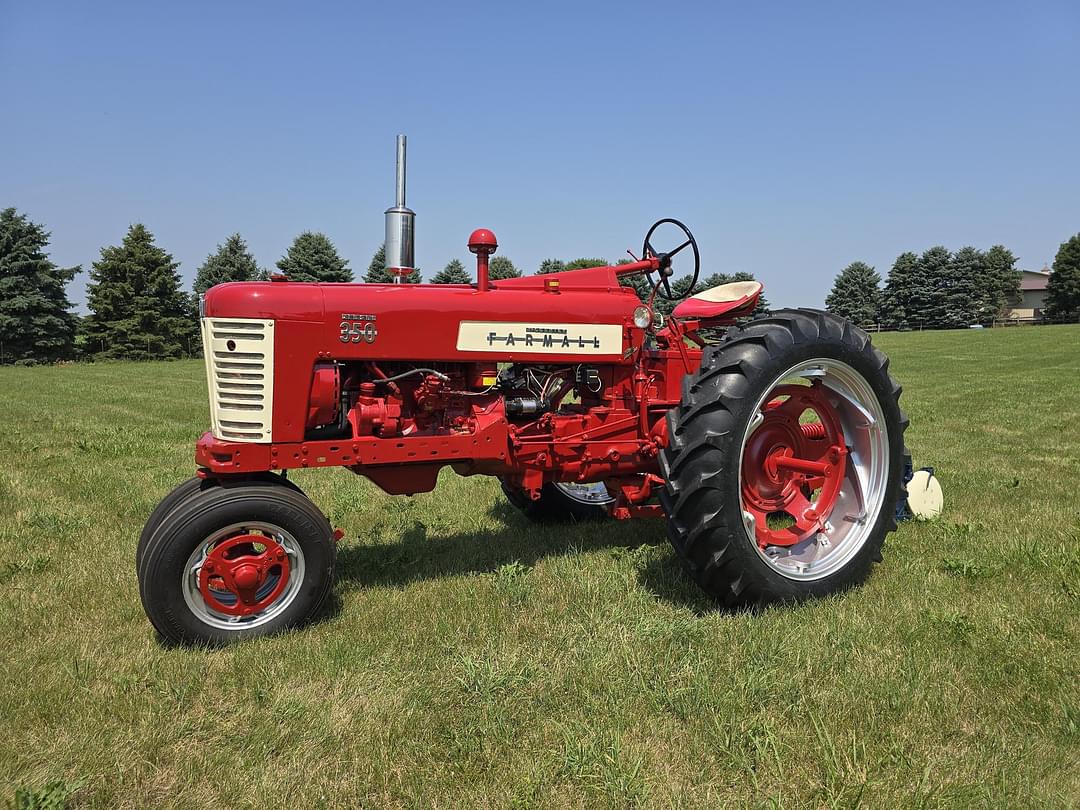 Image of International Harvester 250 Primary image