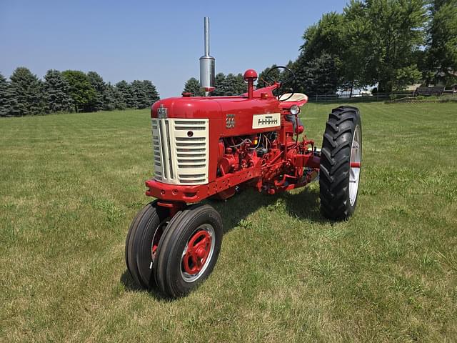 Image of International Harvester 250 equipment image 1