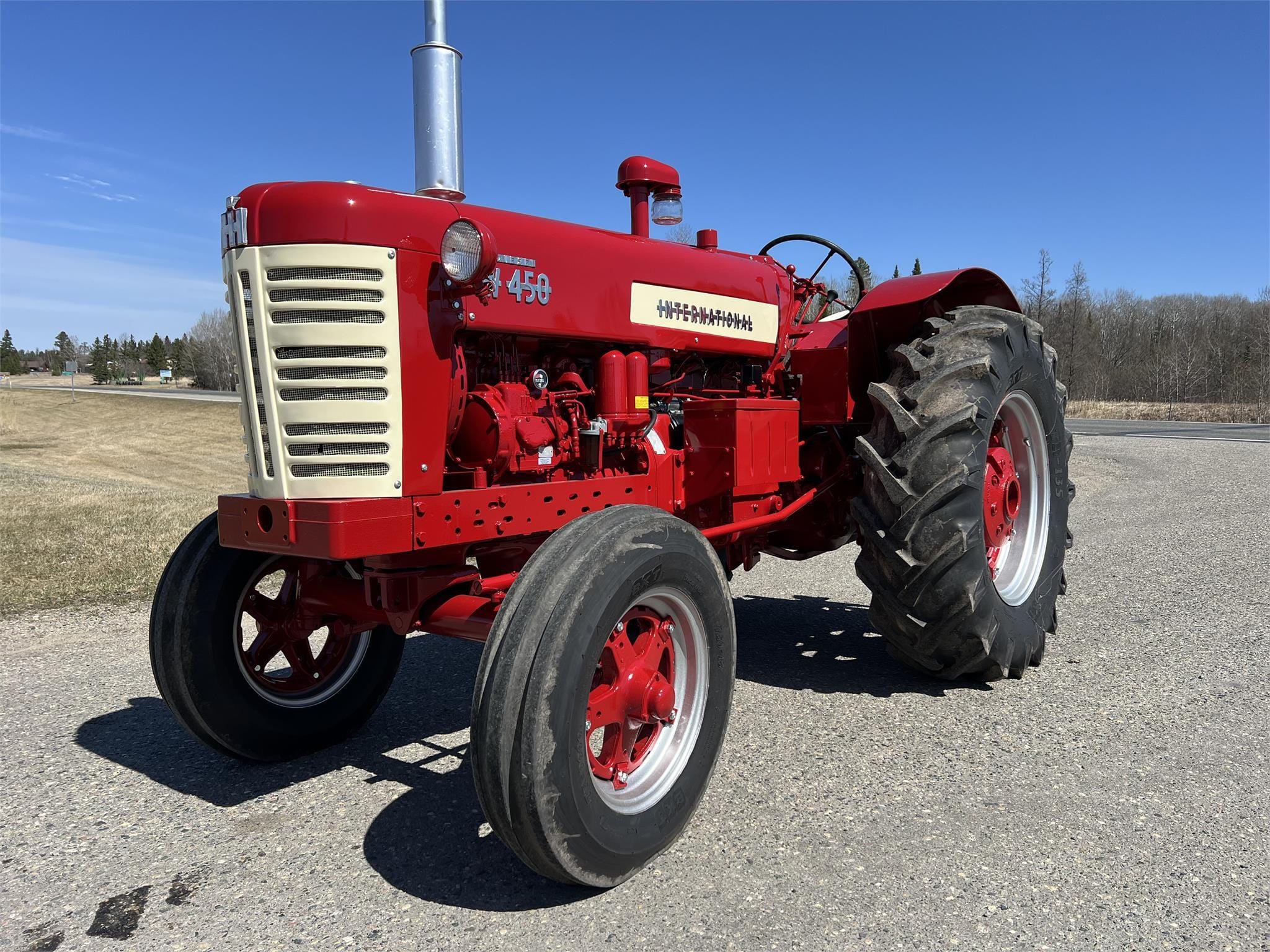 1957 International Harvester 450 Equipment Image0