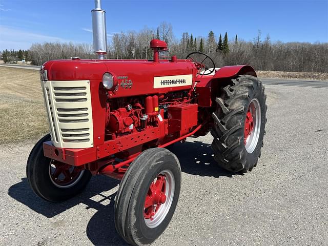 Image of International Harvester 450 equipment image 1