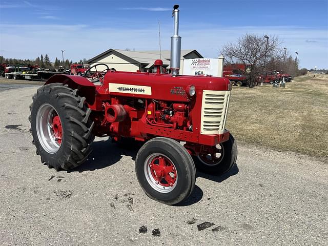 Image of International Harvester 450 equipment image 3