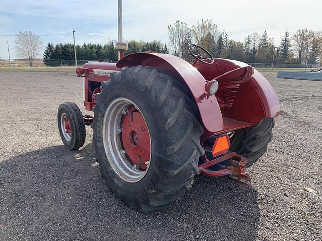 Image of International Harvester 650 equipment image 2