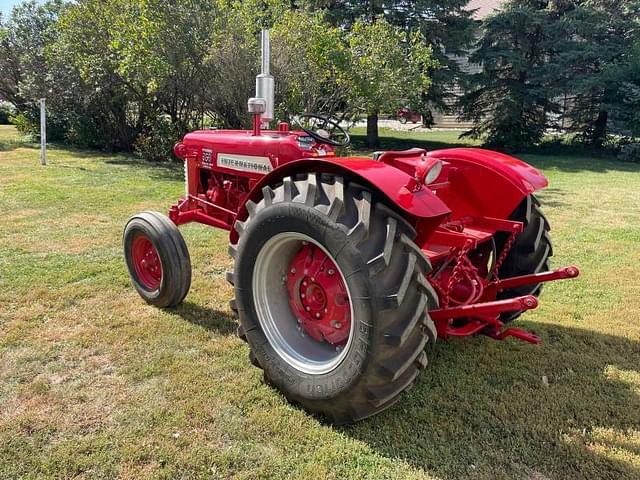 Image of International Harvester 350 equipment image 4