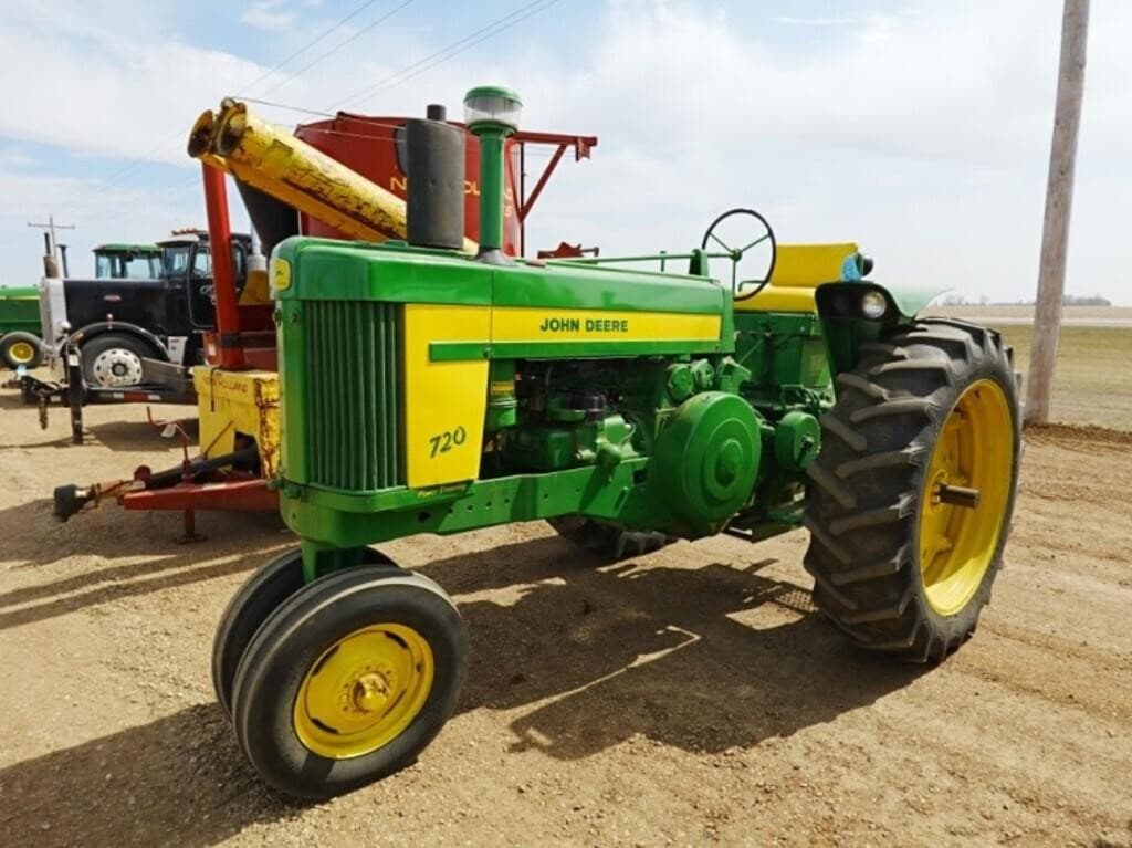Image of John Deere 720 Primary image