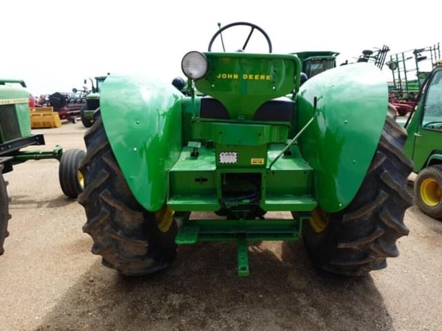 Image of John Deere 820 equipment image 2