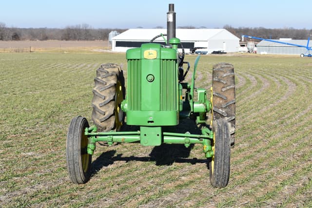 Image of John Deere 320 equipment image 2