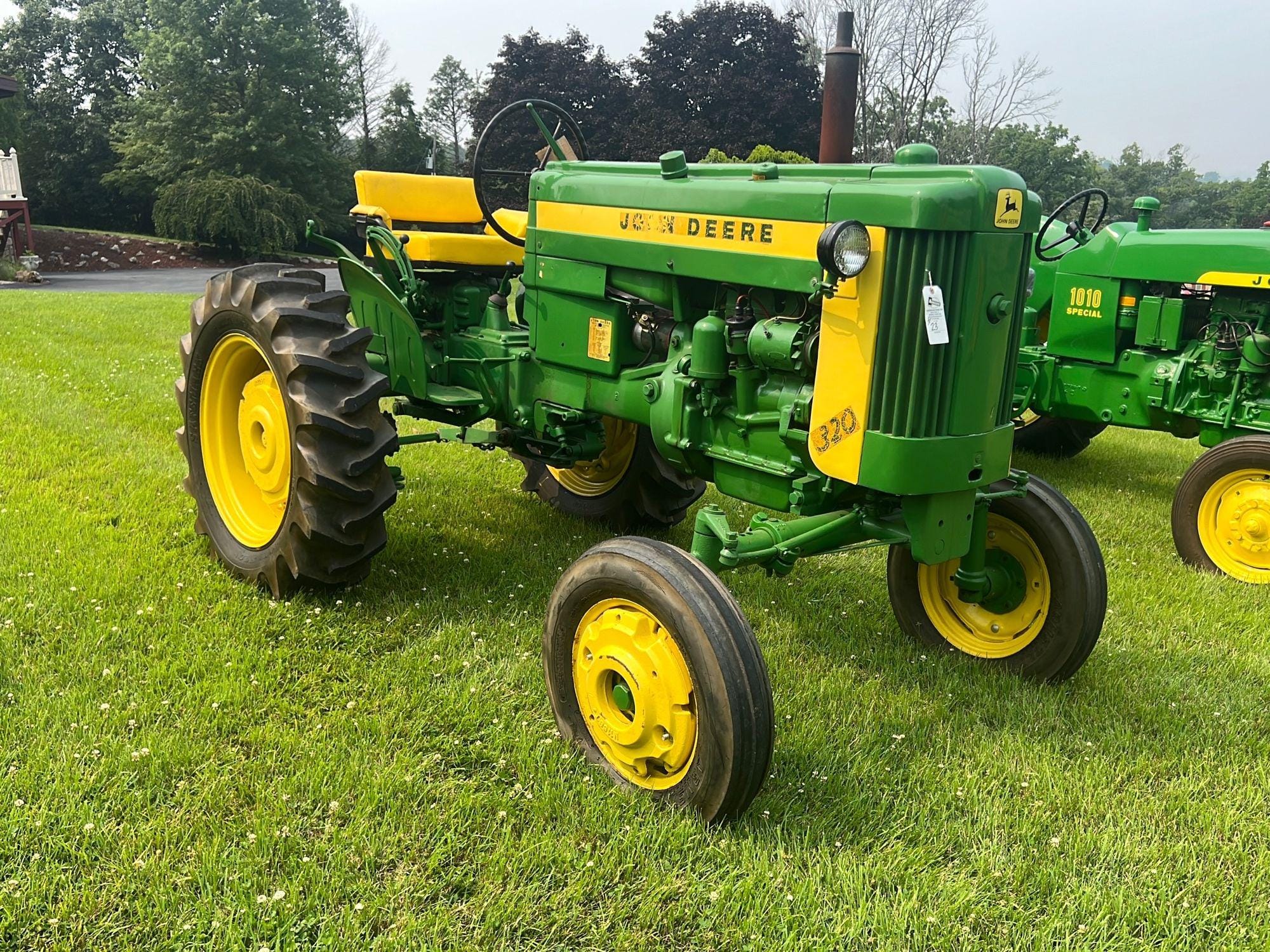 Main image John Deere 320