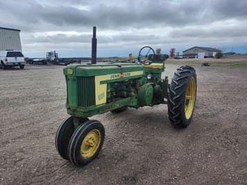 Main image John Deere 520