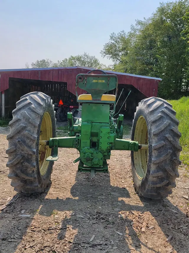 Image of John Deere 620 equipment image 1