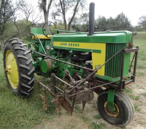 1957 John Deere 620 Image