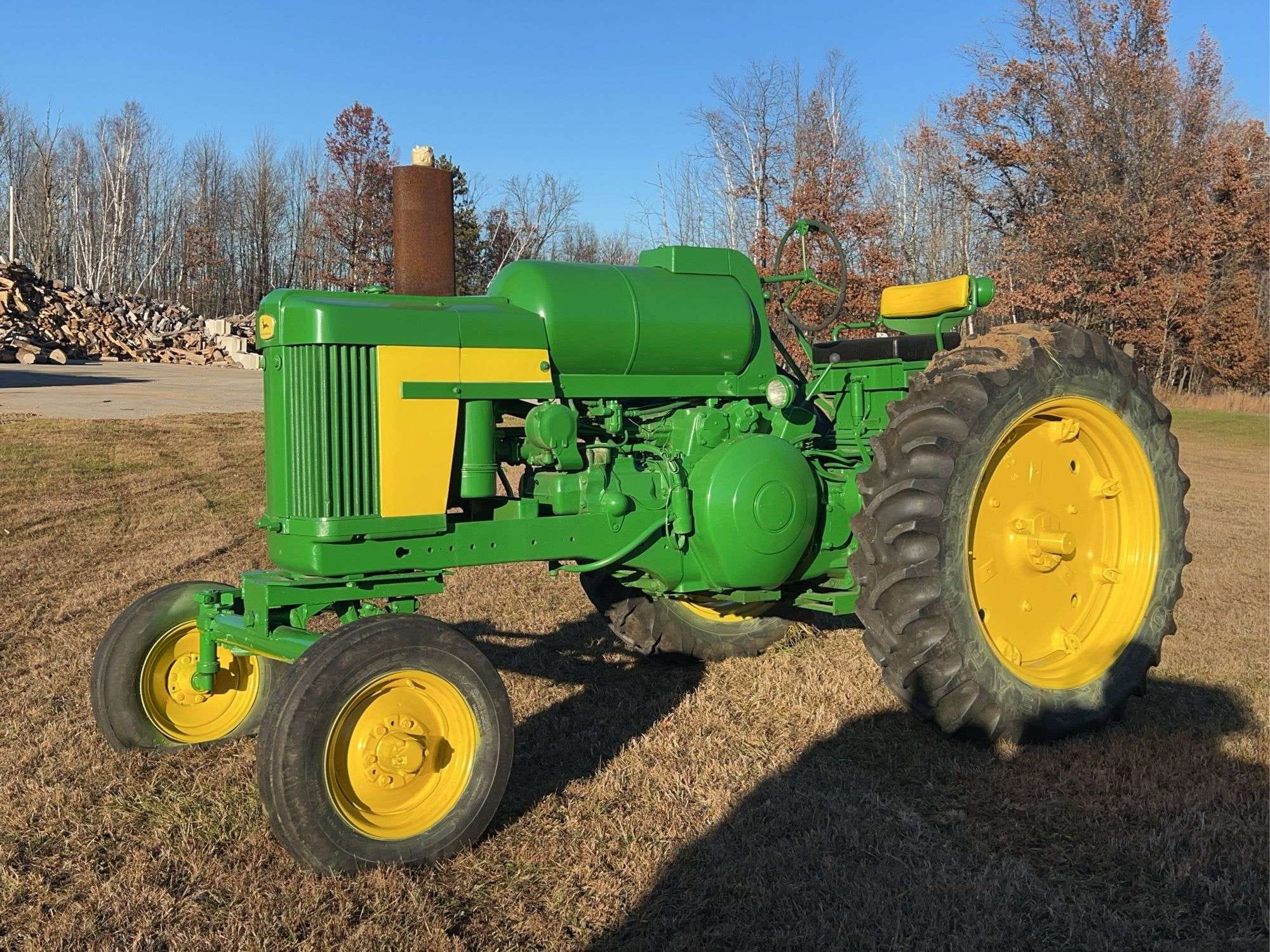 1957 John Deere 620 Equipment Image0