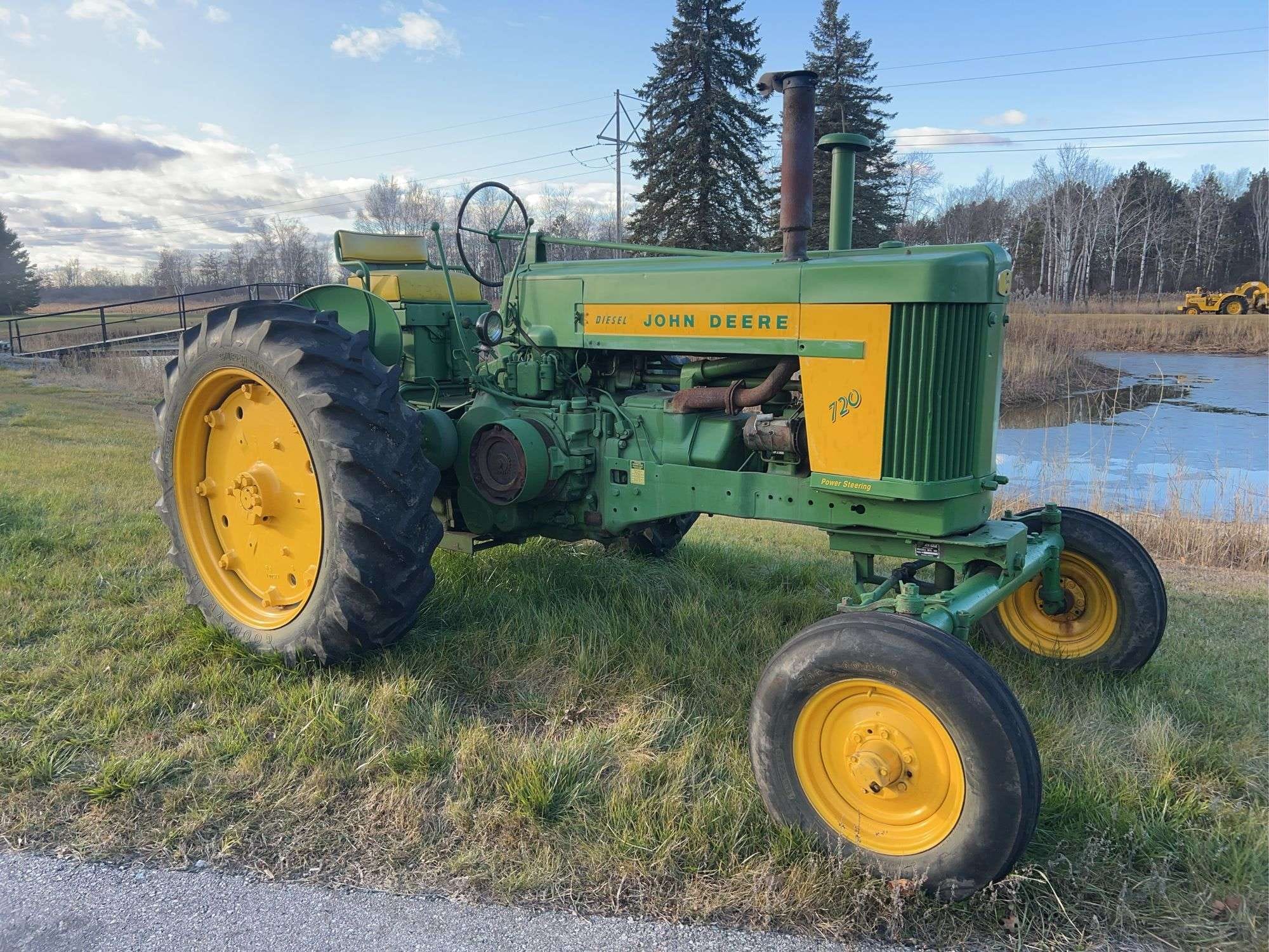 1957 John Deere 720 Equipment Image0