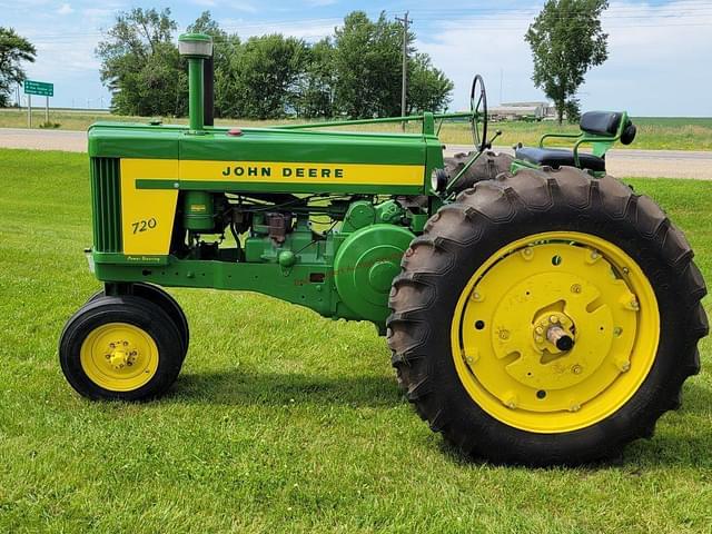 Image of John Deere 720 equipment image 1