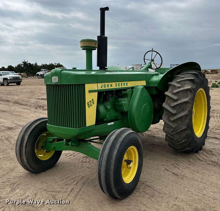 Image of John Deere 820 Primary image