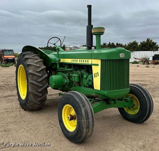 Image of John Deere 820 equipment image 2