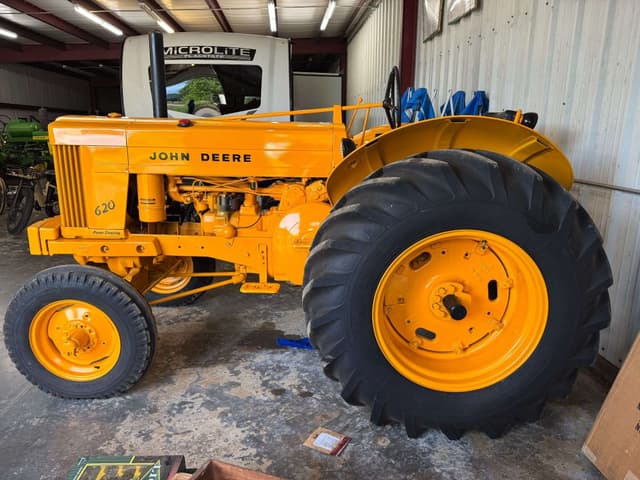 Image of John Deere 620 equipment image 1