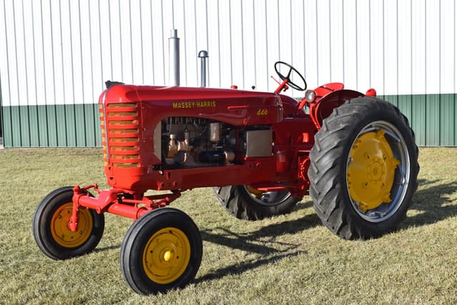 Image of Massey-Harris 444 equipment image 1
