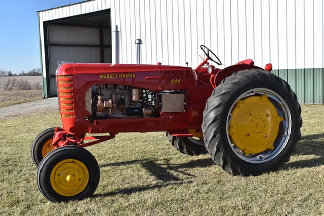 Image of Massey-Harris 444 equipment image 2