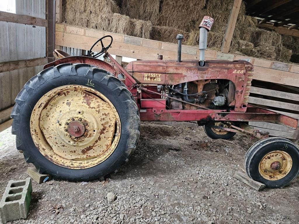 Main image Massey-Harris 444