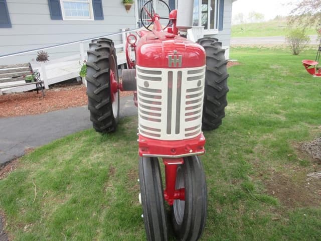 Image of Farmall 350 equipment image 1