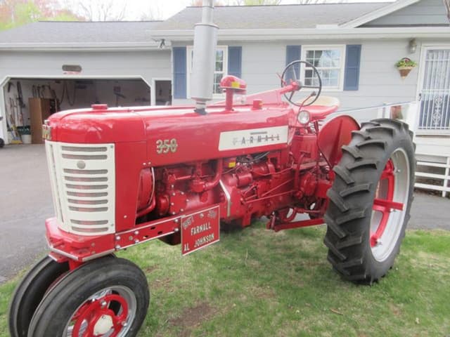 Image of Farmall 350 equipment image 2