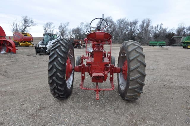 Image of Farmall 350 equipment image 3