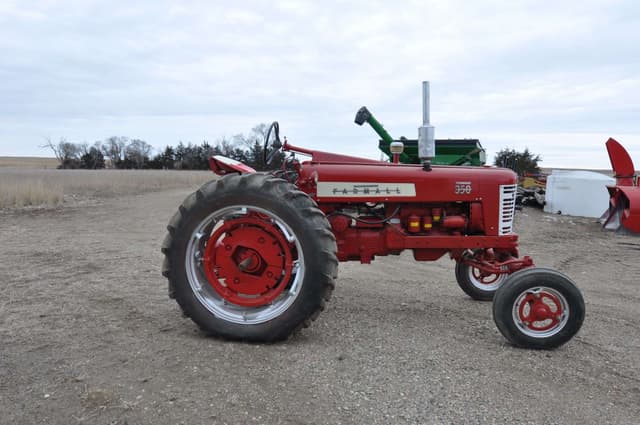 Image of Farmall 350 equipment image 1