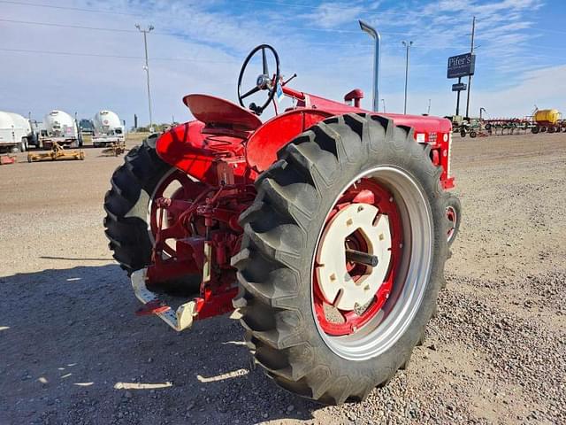 Image of Farmall 350 equipment image 2