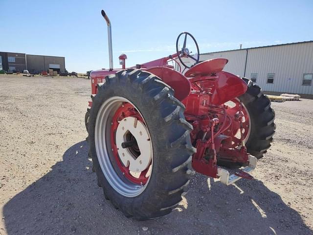 Image of Farmall 350 equipment image 3