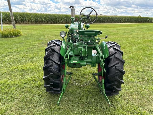Image of Oliver Super 44 equipment image 3