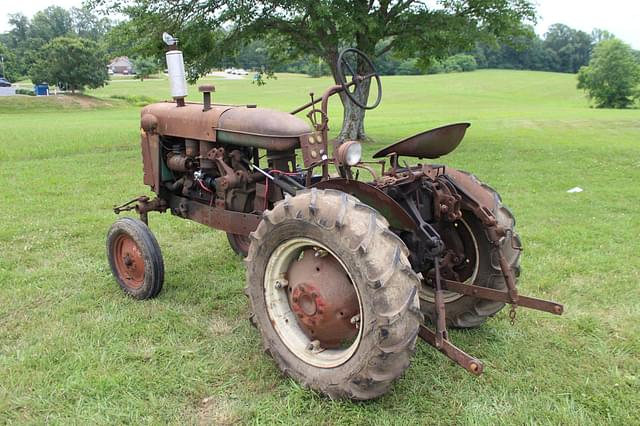Image of Oliver Super 44 equipment image 3