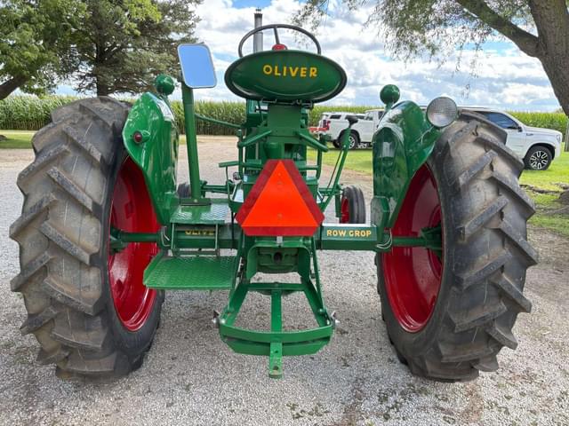 Image of Oliver Super 66 equipment image 3