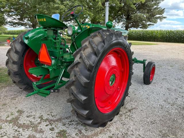 Image of Oliver Super 66 equipment image 4
