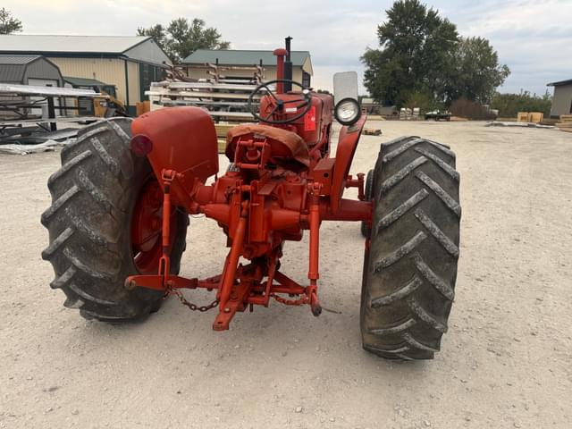 Image of Allis Chalmers D17 equipment image 4