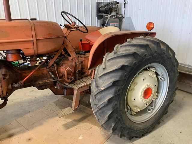 Image of Allis Chalmers D17 equipment image 2